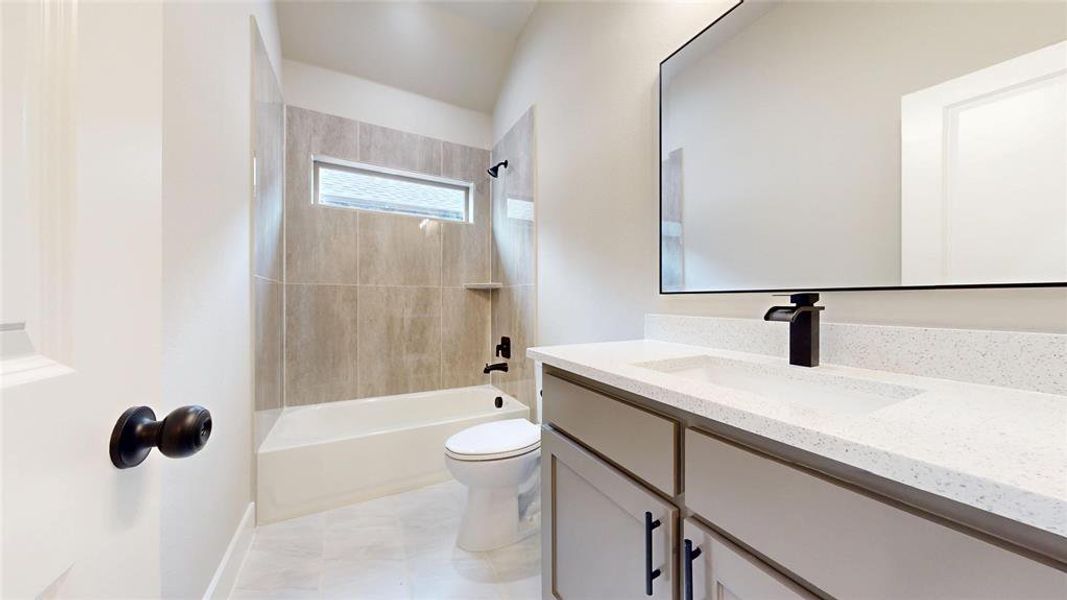 Furnished interior view inside a new home in , Grand Prairie (Image 9).