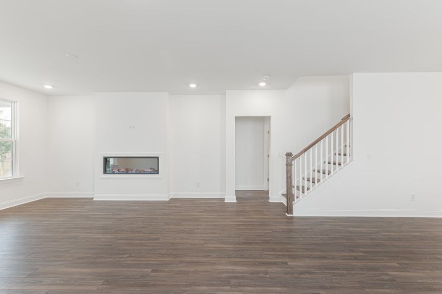 Spacious, unfurnished interior of a new home in , Summerville (Image 18).
