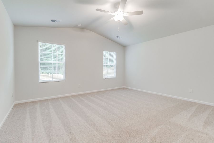 Spacious, unfurnished interior of a new home in Killians Crossing, Blythewood (Image 25).