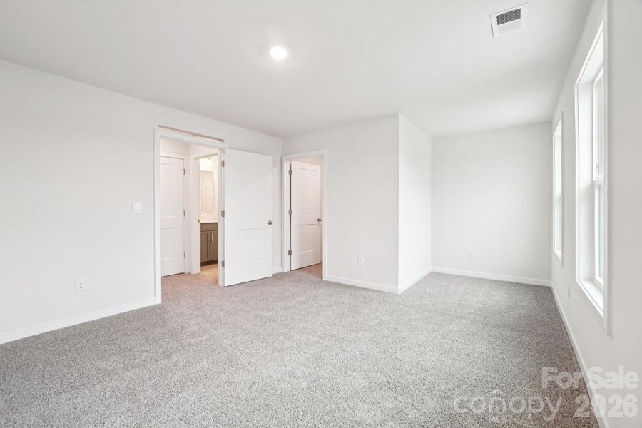 Spacious, unfurnished interior of a new home in Laurelbrook, Sherrills Ford (Image 27).