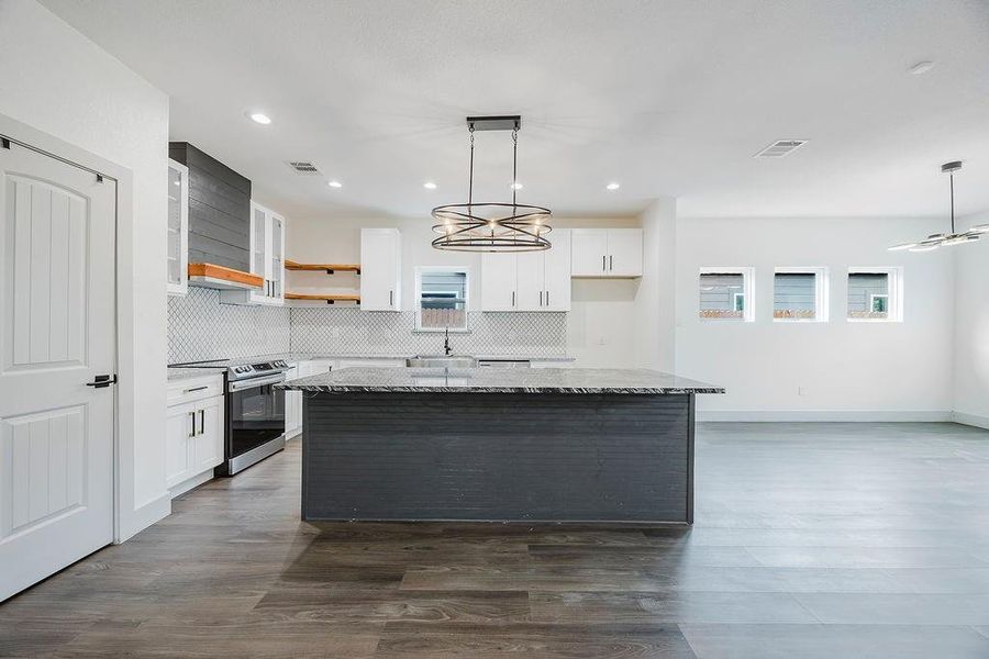 Furnished interior view inside a new home in , Fort Worth (Image 13).