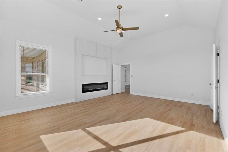 Spacious, unfurnished interior of a new home in , Leonard (Image 32).