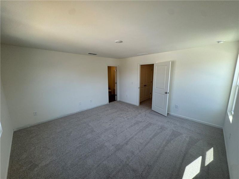 Spacious, unfurnished interior of a new home in The Emery, Villa Rica (Image 15).