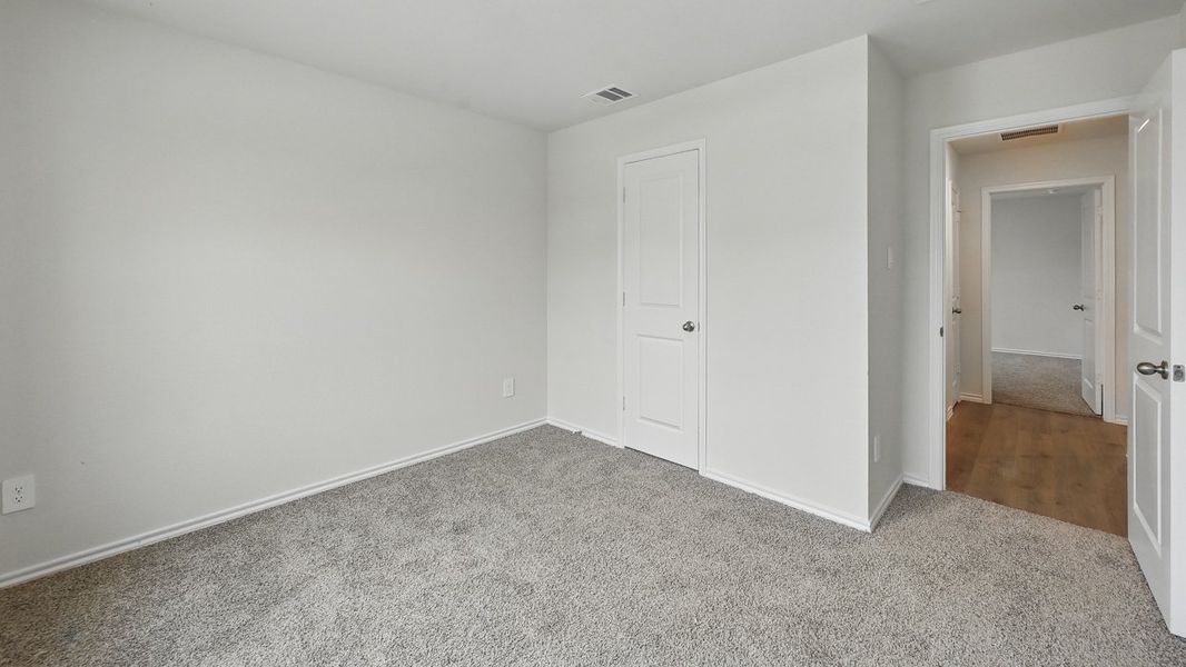 Spacious, unfurnished interior of a new home in Bluff Springs, Ferris (Image 23). Spacious, unfurnished interior of a new home in Bluff Springs, Ferris (Image 23).