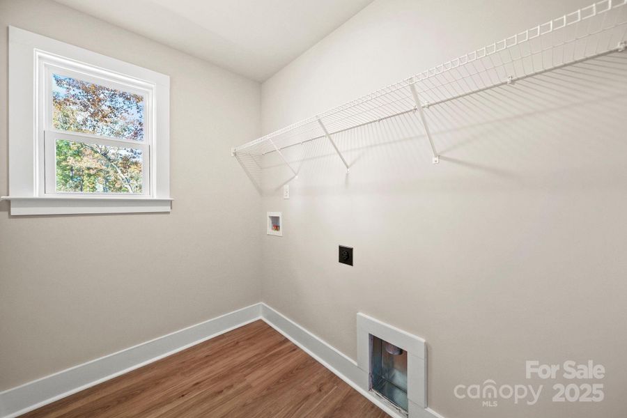 Spacious, unfurnished interior of a new home in , Monroe (Image 23).