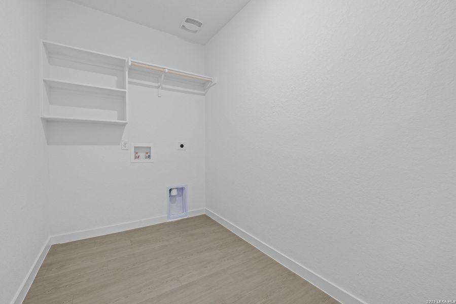 Spacious, unfurnished interior of a new home in Voss Farms, New Braunfels (Image 16). Spacious, unfurnished interior of a new home in Voss Farms, New Braunfels (Image 16).