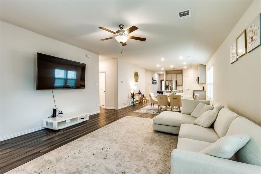 Image 15 of a home in Ventana. Image 15 of a home in Ventana.