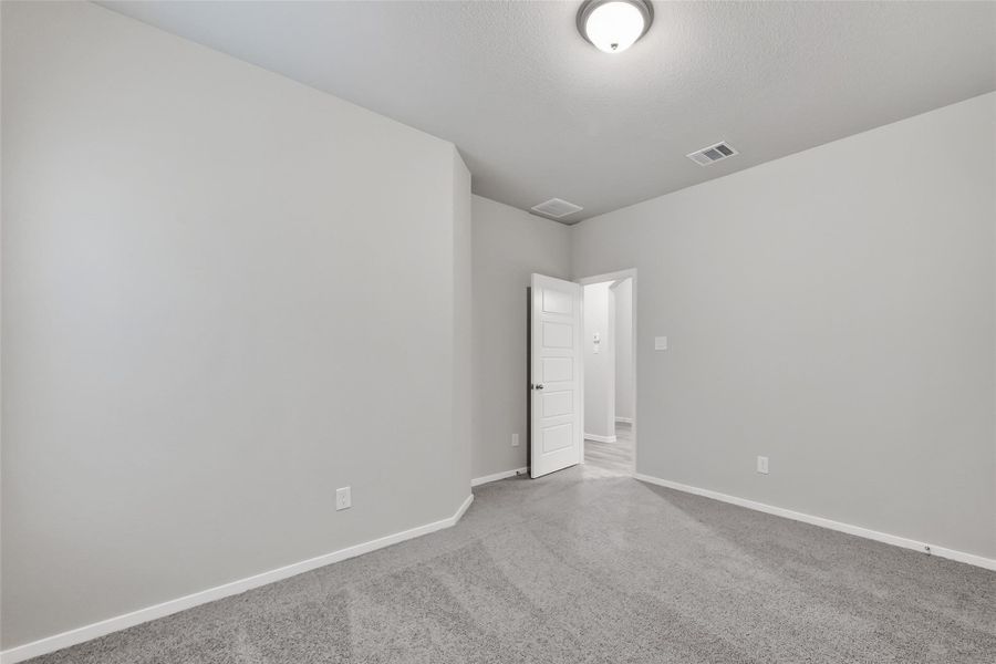 Spacious, unfurnished interior of a new home in Rollingbrook Estates, Baytown (Image 43).