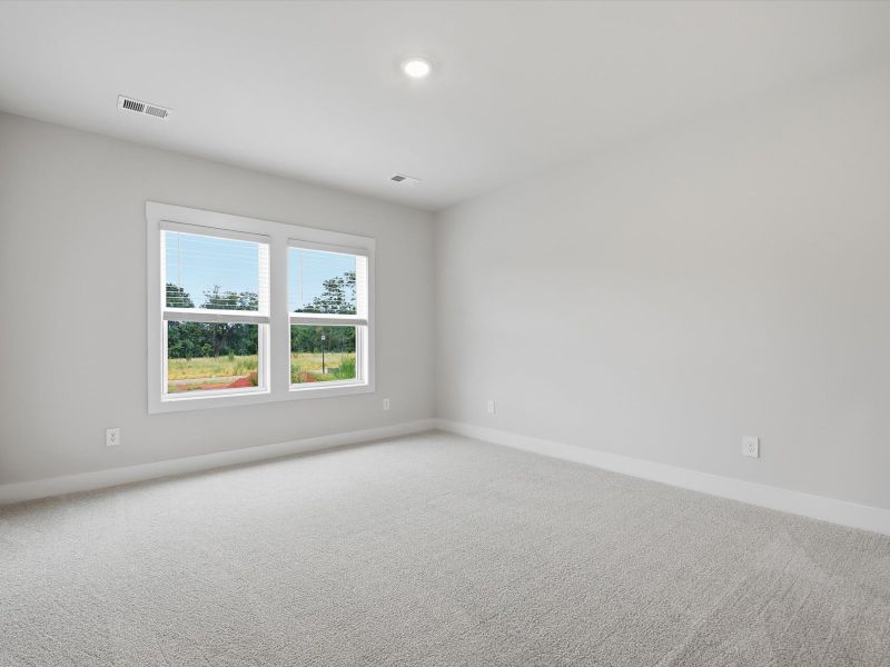 Spacious, unfurnished interior of a new home in Crossing at Abner Creek, Greer (Image 11).