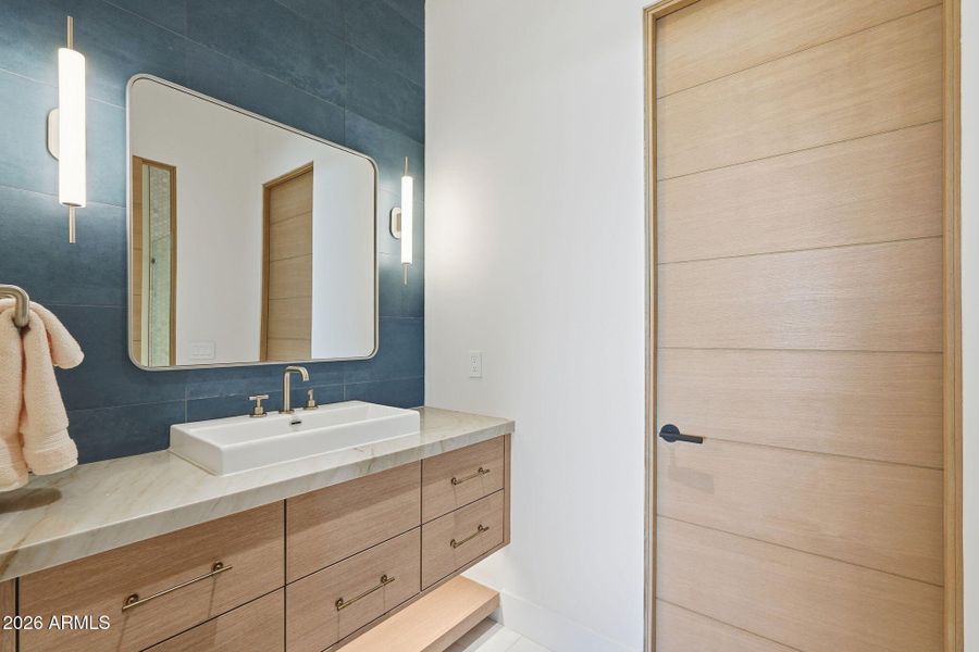 137_ListerPros (2) 137_ListerPros (2)