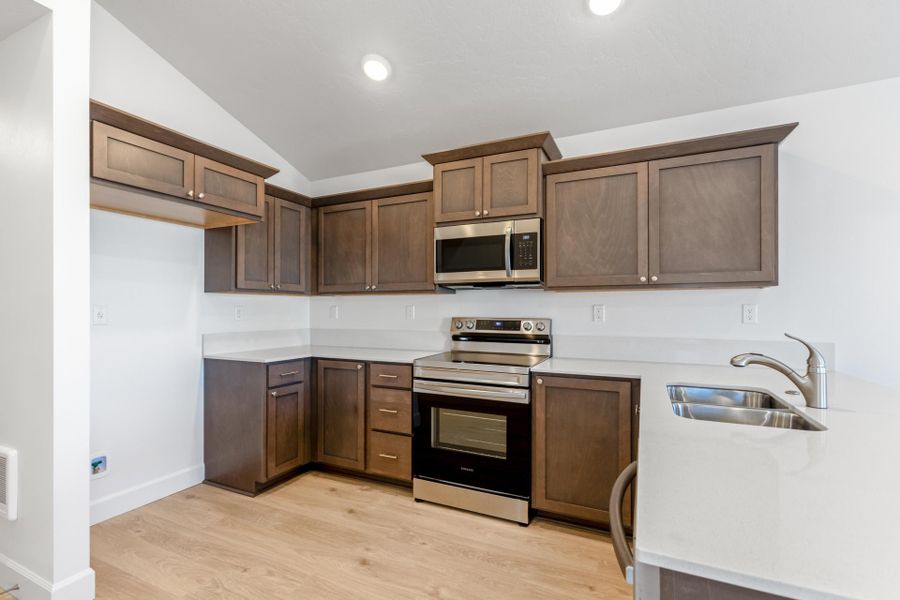 Furnished interior view inside a new home in Feather Ridge, Redmond (Image 6).