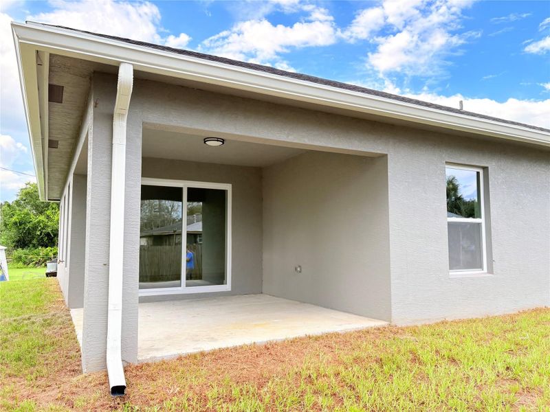 Exterior details and patio area of a home in , Okeechobee (Image 4).