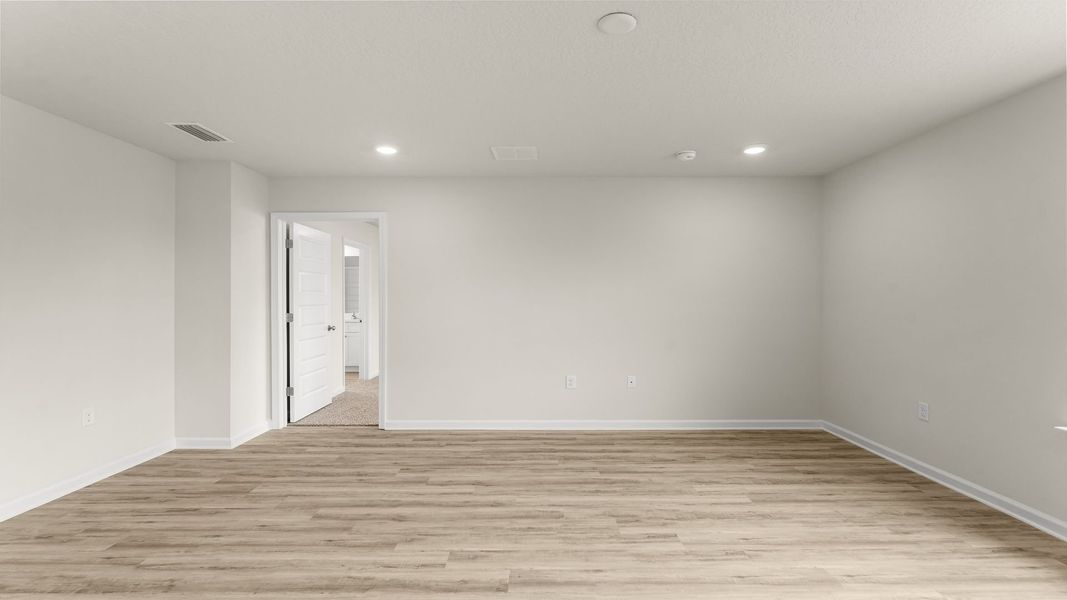 Spacious, unfurnished interior of a new home in Park Place, Panama City (Image 31).