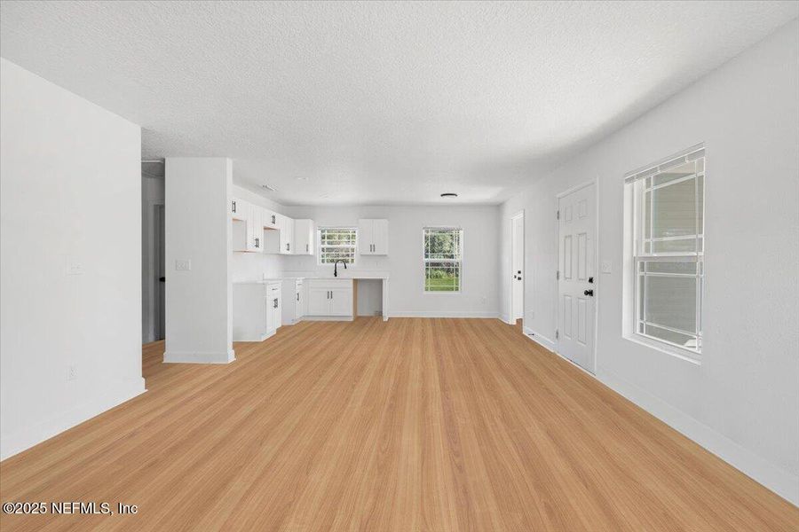 Spacious, unfurnished interior of a new home in , Keystone Heights (Image 8).