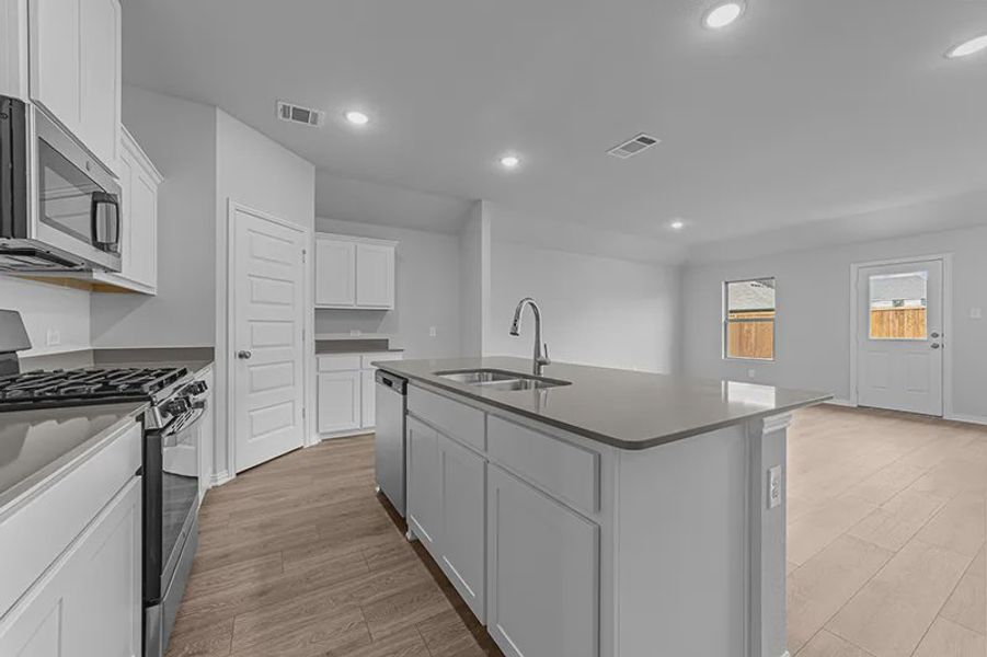 Furnished interior view inside a new home in Rolling Ridge, Van Alstyne (Image 5).