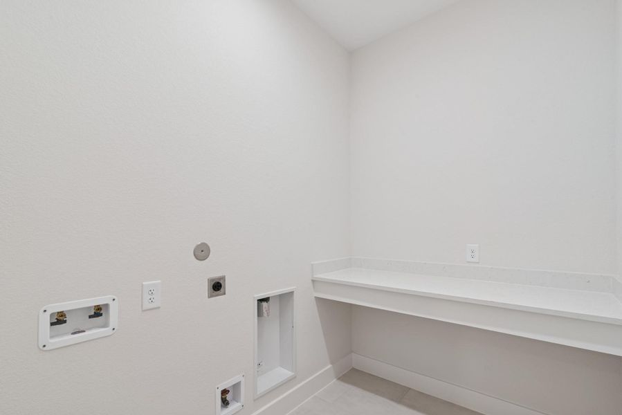 Spacious, unfurnished interior of a new home in ARTAVIA 50' Homesites, Conroe (Image 15).