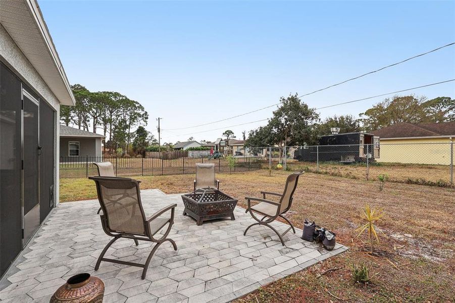 Exterior details and patio area of a home in , Palm Bay (Image 21).