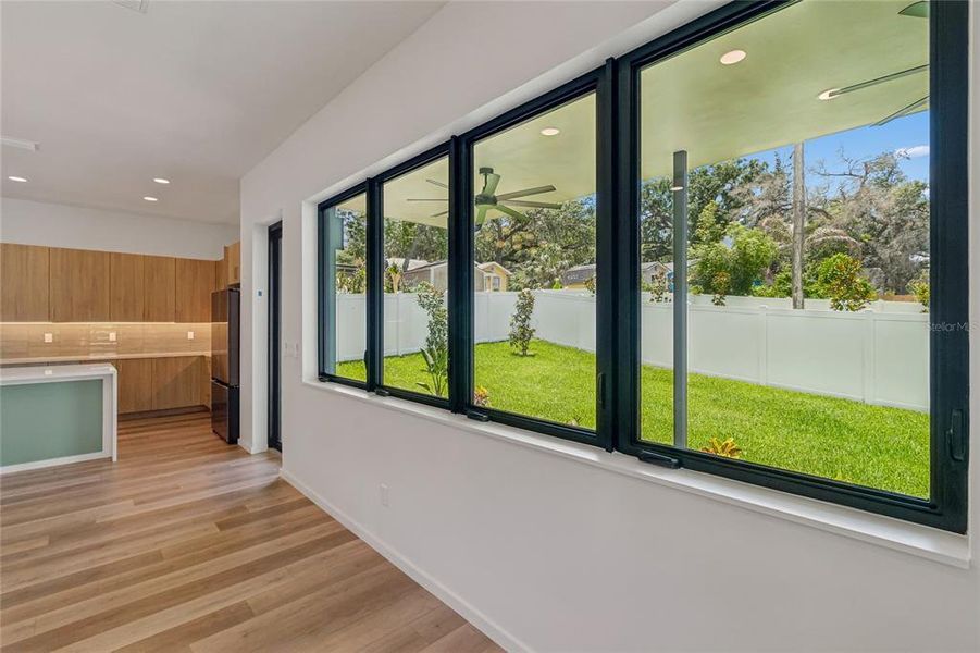 Spacious, unfurnished interior of a new home in , Tampa (Image 27).