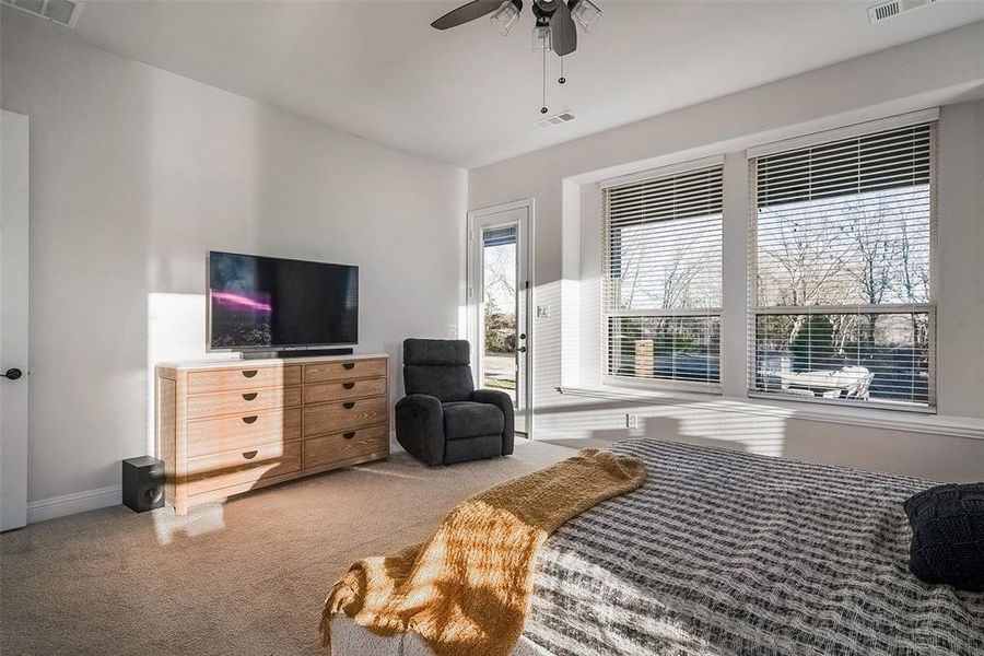 Furnished interior view inside a new home in , Van Alstyne (Image 10).