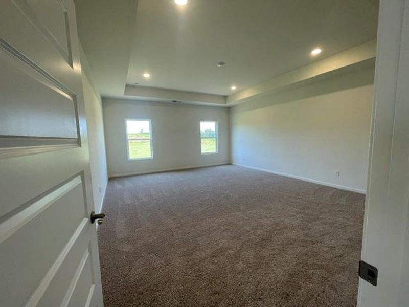 Spacious, unfurnished interior of a new home in Salacoa, Calhoun (Image 11).