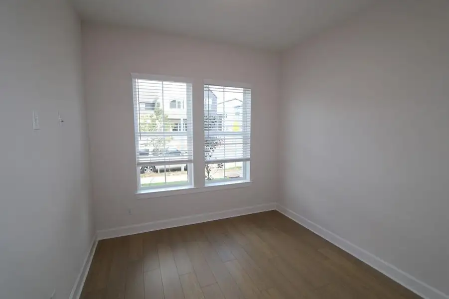 Spacious, unfurnished interior of a new home in , Richmond (Image 7).