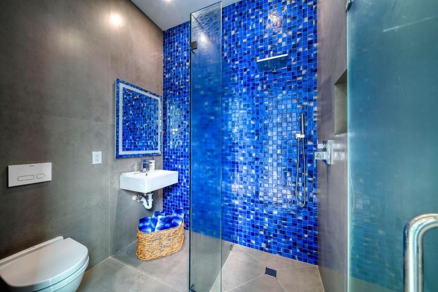 22 Sixth Bath