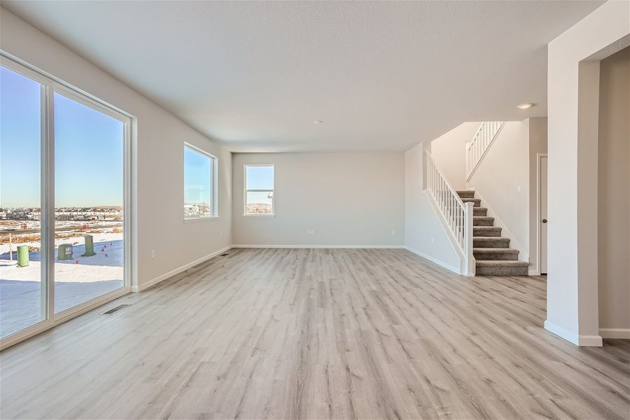 1333 lorraine circle south - web quality - 005 - 07 living room