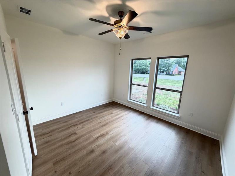 Spacious, unfurnished interior of a new home in , Lindsay (Image 20).