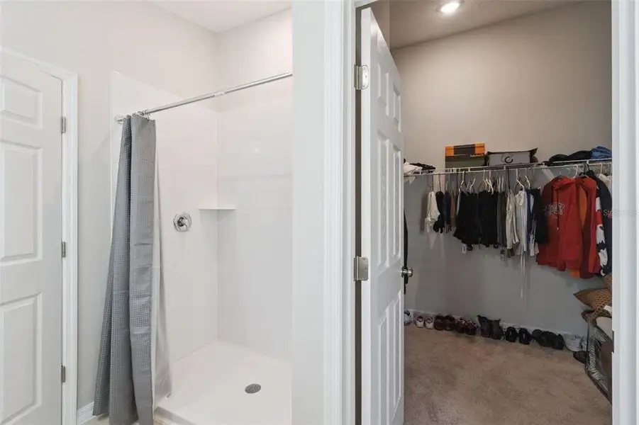 Furnished interior view inside a new home in , Haines City (Image 9).