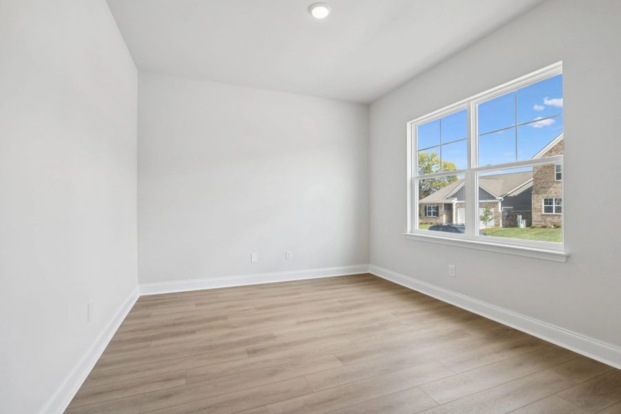 Spacious, unfurnished interior of a new home in Cades Bluff, Lebanon (Image 17).
