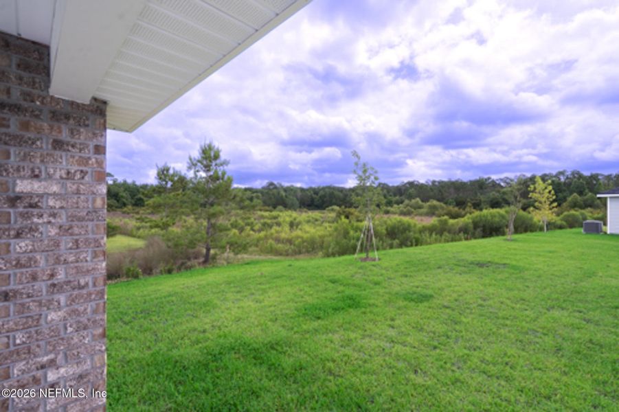 Exterior details and patio area of a home in Summerglen, Jacksonville (Image 4).