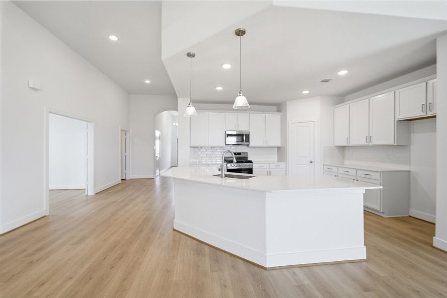 Furnished interior view inside a new home in River Ranch Meadows, Dayton (Image 8).