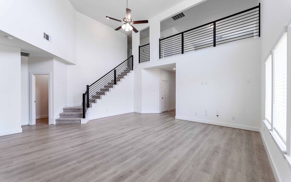 Spacious, unfurnished interior of a new home in Massey Oaks, Pearland (Image 22).
