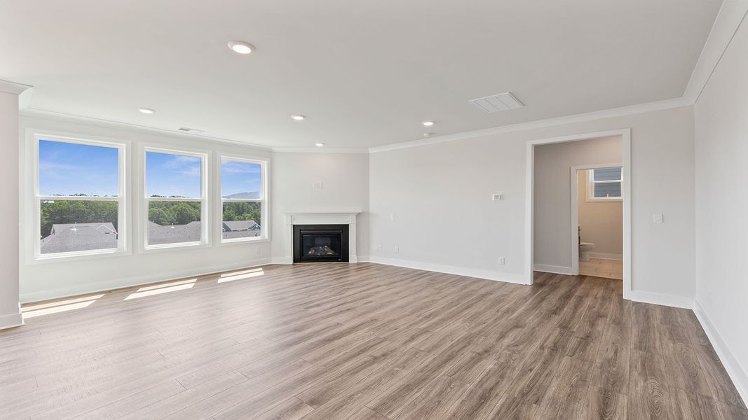 Spacious, unfurnished interior of a new home in Adams Glen, Greenville (Image 17).