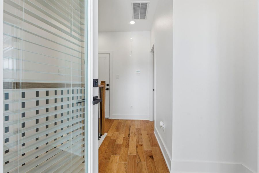 Spacious, unfurnished interior of a new home in , Houston (Image 25).