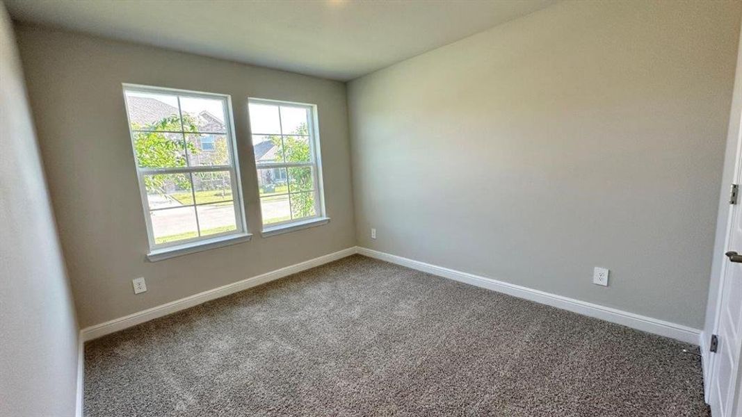 Spacious, unfurnished interior of a new home in Rock Creek Ranch, Fort Worth (Image 13).