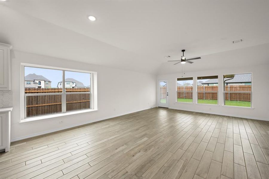 1009 Stonehaven- Dining nook-1