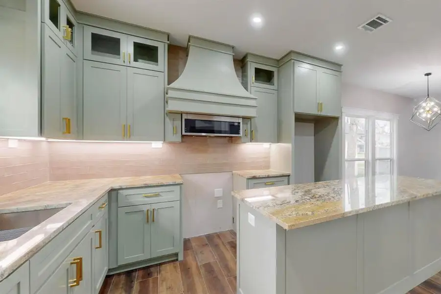 Furnished interior view inside a new home in , Corsicana (Image 11). Furnished interior view inside a new home in , Corsicana (Image 11).