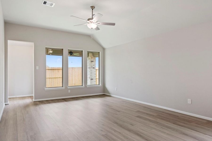 Spacious, unfurnished interior of a new home in Jubilee, Hockley (Image 13).