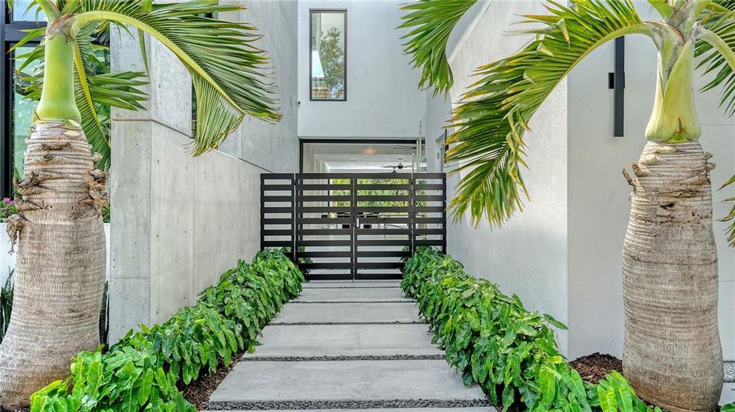 Exterior details and patio area of a home in , Sarasota (Image 3).