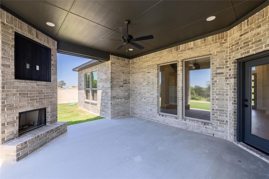 View of patio / terrace featuring ceiling fan