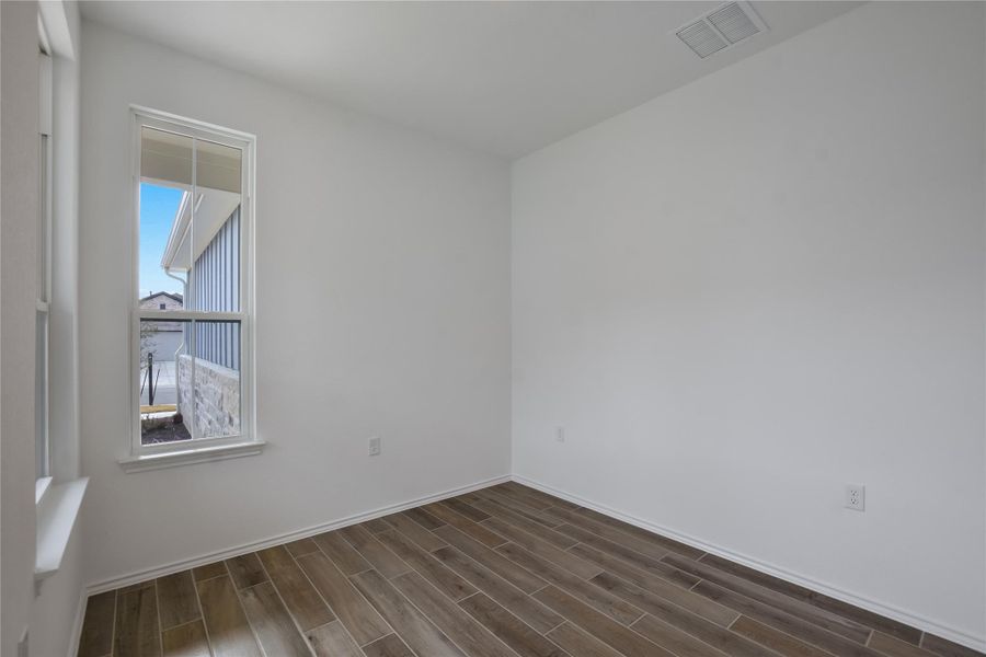 Spacious, unfurnished interior of a new home in Sun City Texas, Georgetown (Image 30).