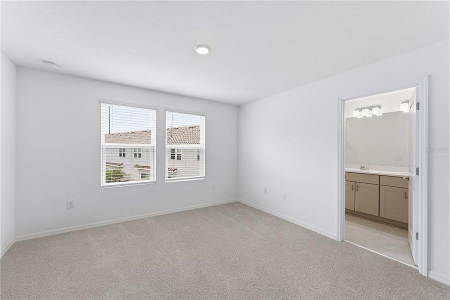 Spacious, unfurnished interior of a new home in , Kissimmee (Image 20).