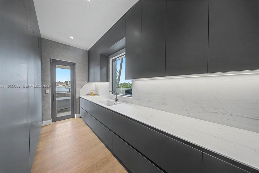 Furnished interior view inside a new home in , Fort Lauderdale (Image 8).