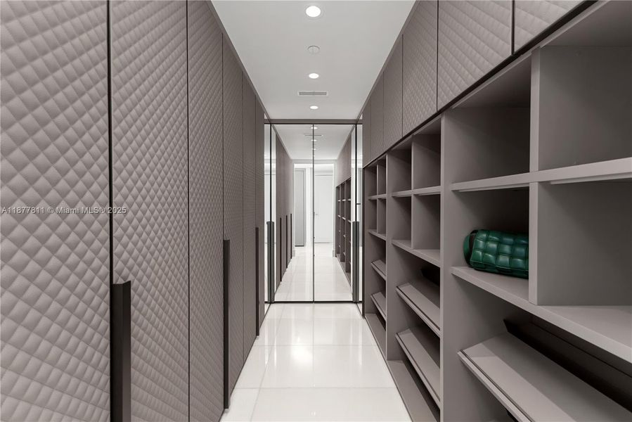 Image 27 of a home in .