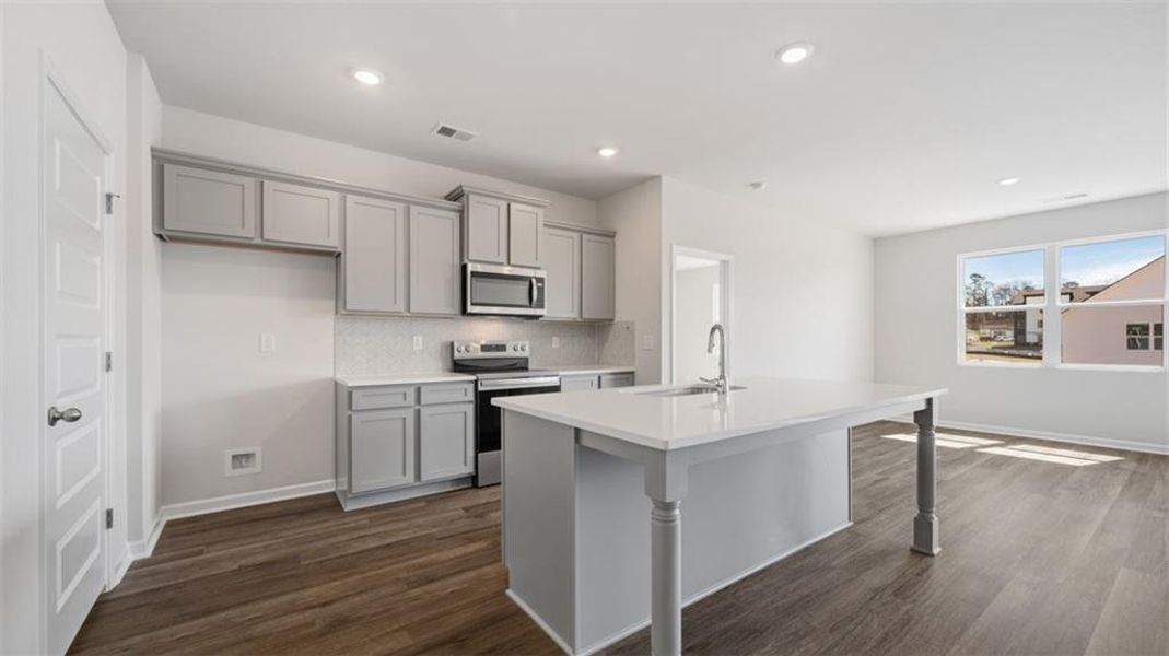 Furnished interior view inside a new home in Willowbrook, Winder (Image 7). Furnished interior view inside a new home in Willowbrook, Winder (Image 7).