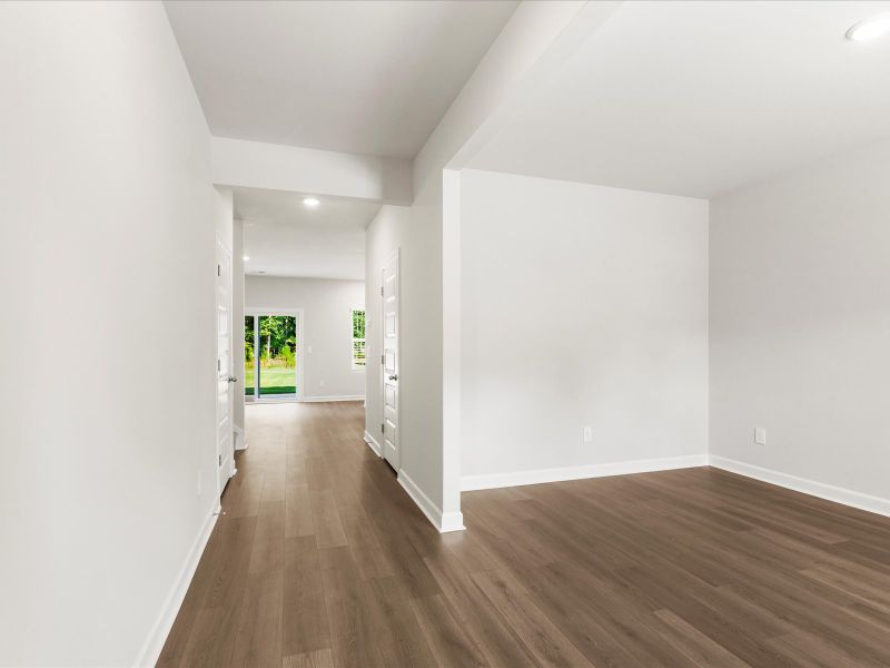Spacious, unfurnished interior of a new home in Creek Ridge - Signature Collection, Spartanburg (Image 13).