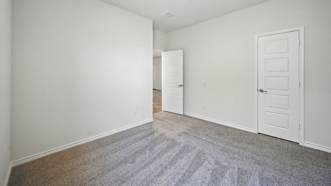 Spacious, unfurnished interior of a new home in Lilybrooke at Legacy Hills, Celina (Image 13).