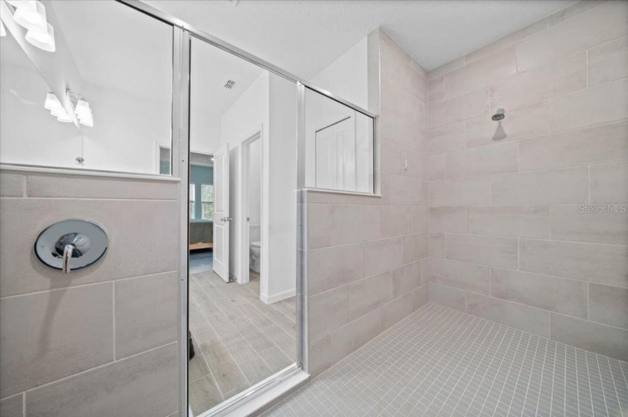 Furnished interior view inside a new home in , Dunnellon (Image 6).