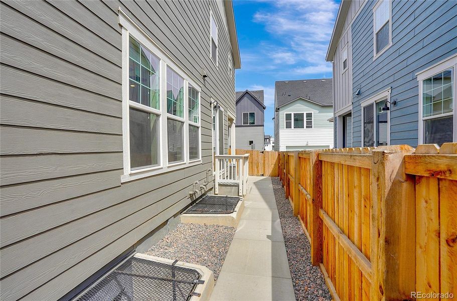 Exterior details and patio area of a home in , Broomfield (Image 3).